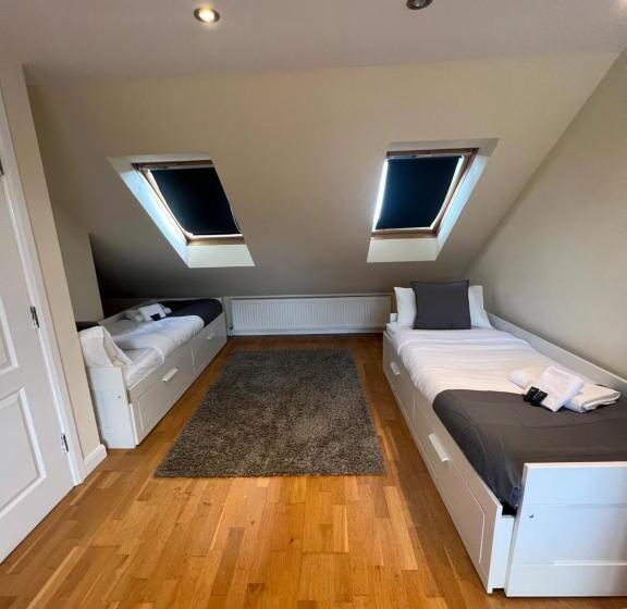 Семейное Студио, Stunning House 15 Min From Wembley Arena