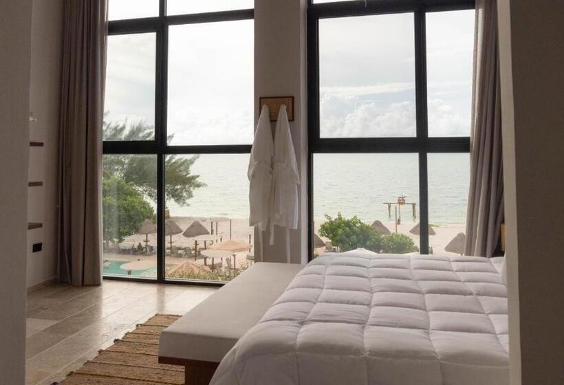 اتاق خانوادگی, Tótem Beach Club