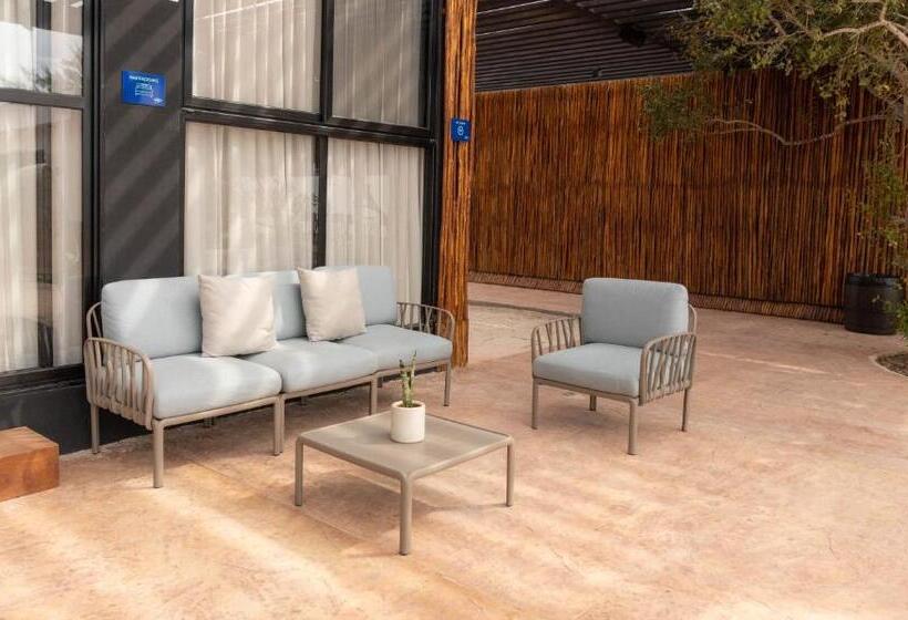 اتاق لوکس با چشم‌انداز دریا, Tótem Beach Club