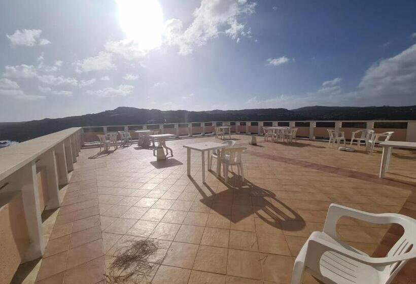 آپارتمان 1 خوابه با چشم‌انداز استخر, Casa Azzurra Residence Gallo Dì Gallura