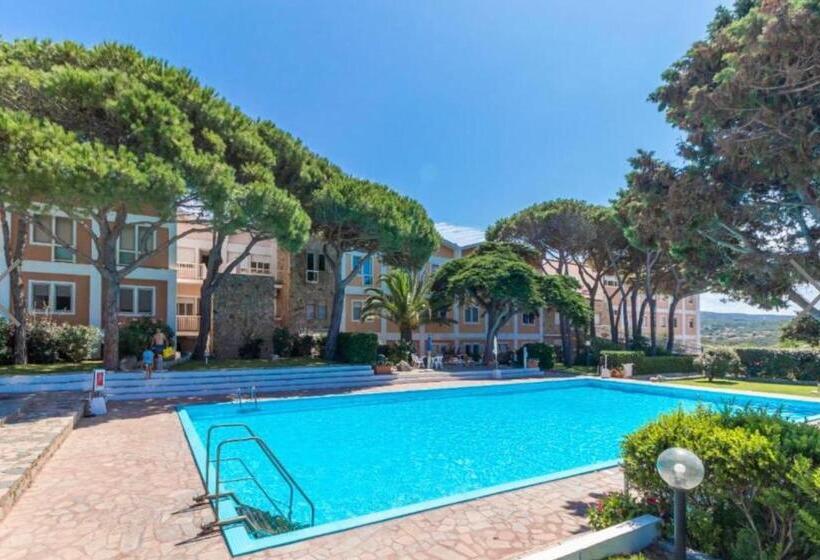 آپارتمان 1 خوابه با چشم‌انداز استخر, Casa Azzurra Residence Gallo Dì Gallura