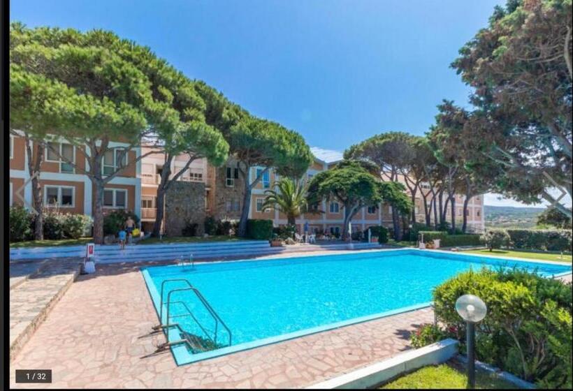 آپارتمان 1 خوابه با چشم‌انداز استخر, Casa Azzurra Residence Gallo Dì Gallura
