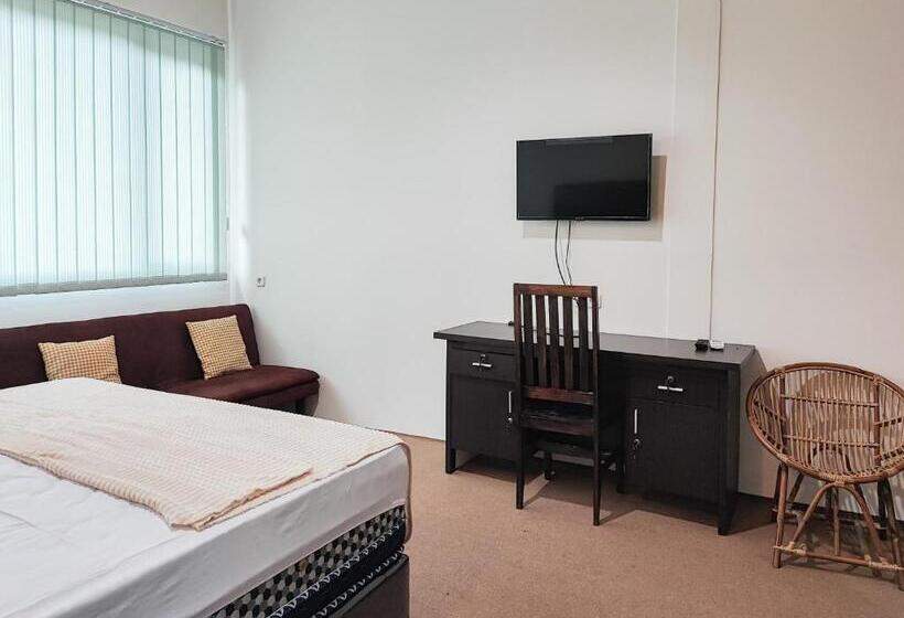 Номер Superior, Reddoorz Plus Syariah Near Simpang Rimbo Jambi