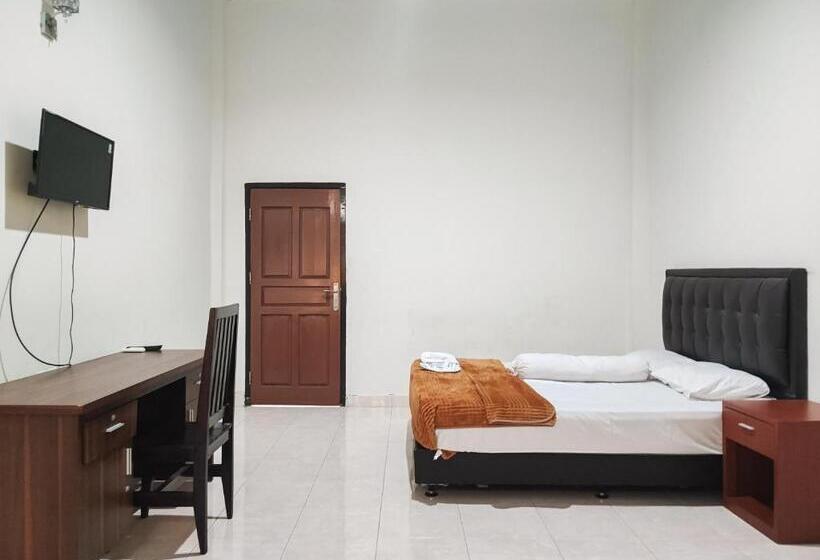 Номер Deluxe, Reddoorz Plus Syariah Near Simpang Rimbo Jambi