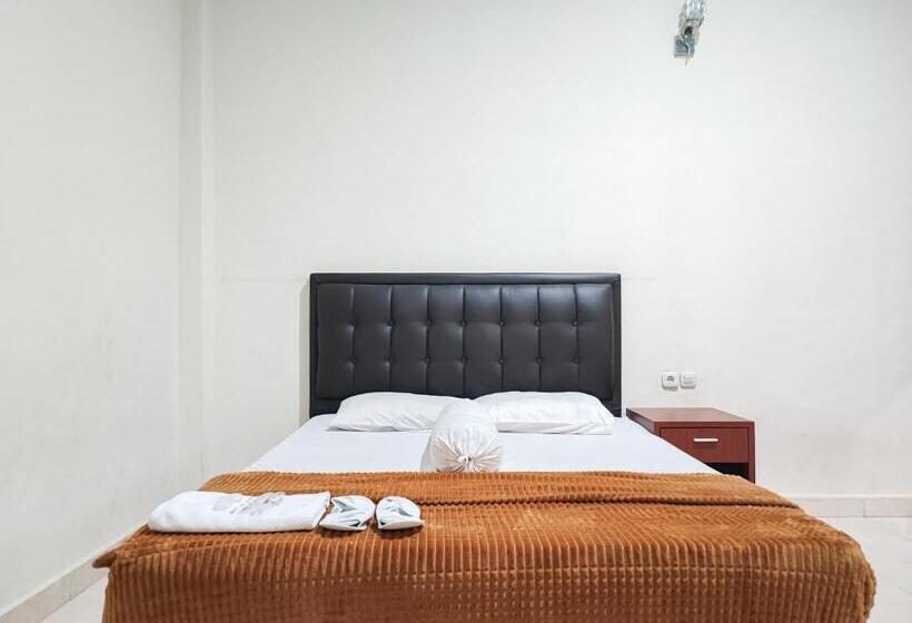 Номер Deluxe, Reddoorz Plus Syariah Near Simpang Rimbo Jambi