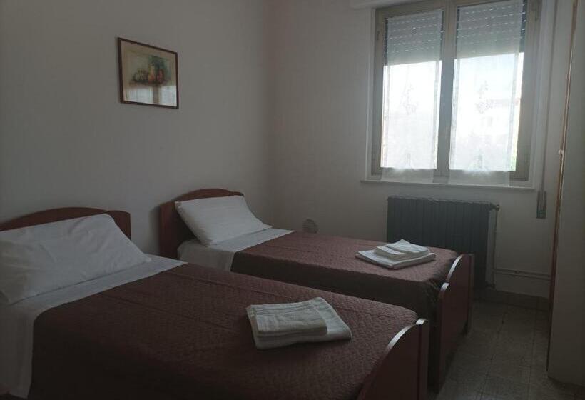 اتاق استاندارد, Affitta Camere Via Piave
