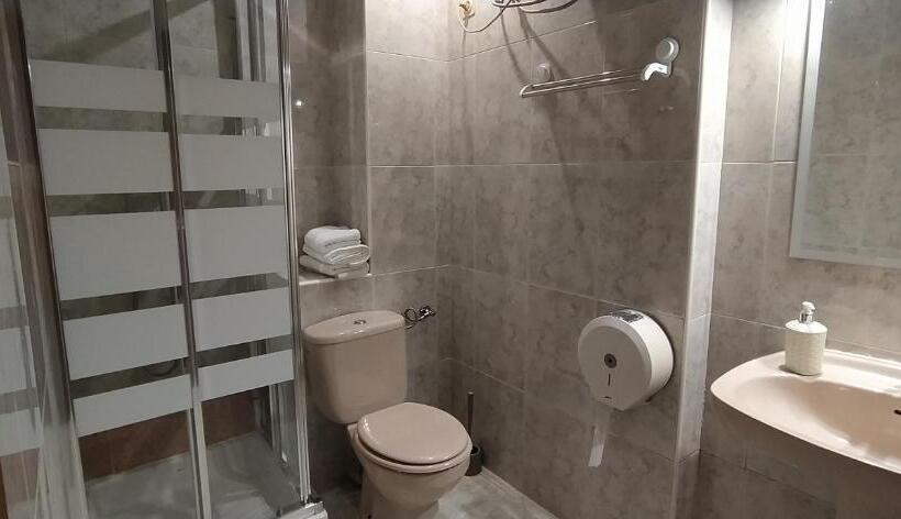 اتاق استاندارد چهار تخته, Hostal Happystay