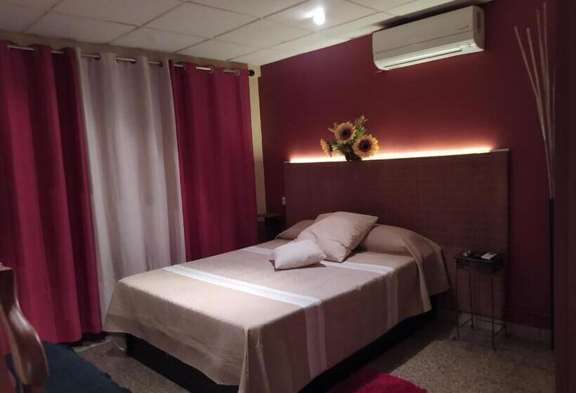 اتاق لوکس, Hostal Happystay