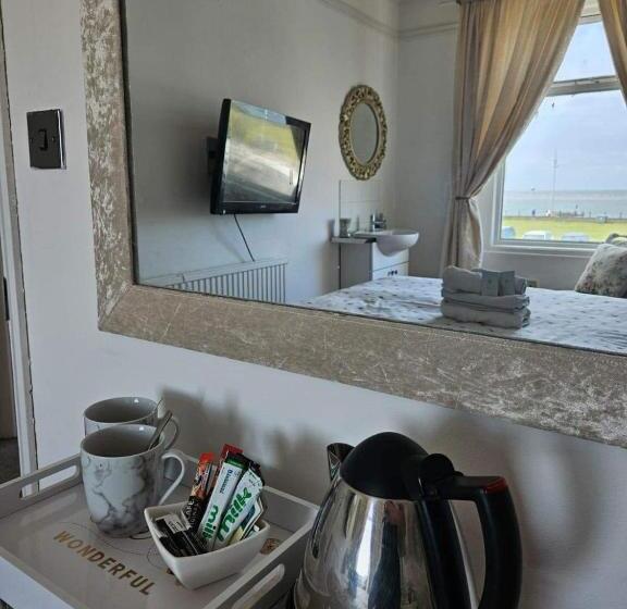 اتاق استاندارد با سرویس بهداشتی مشترک, The Beach House