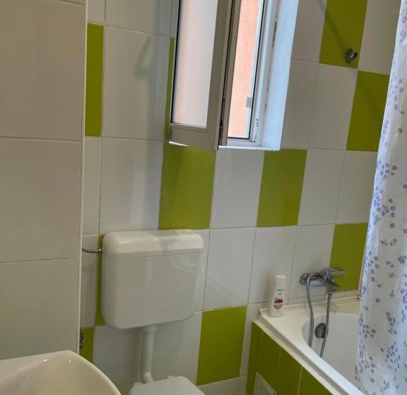 اتاق لوکس با بالکن, Premium Boutique Hostel