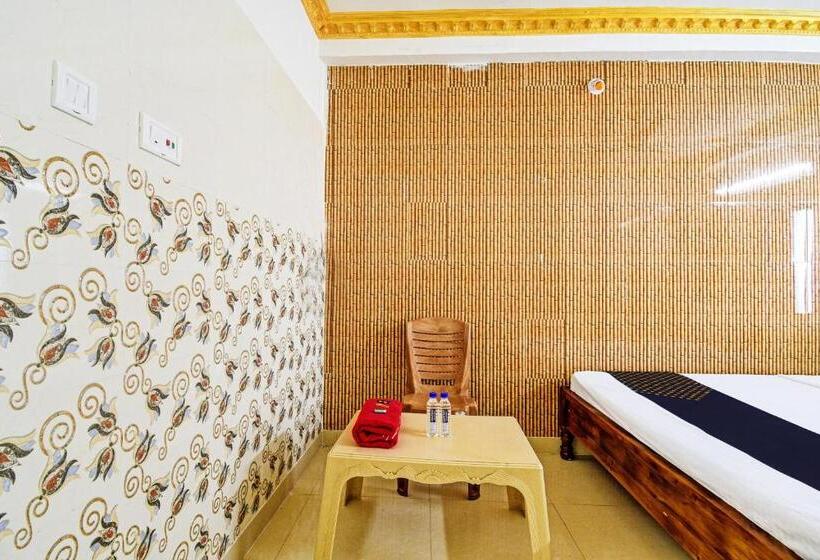 Трехместный Номер Классика, Spot On Sri Ram Guest House