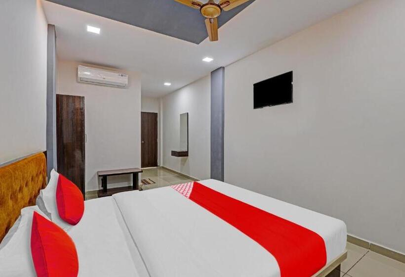 三人经典房间, Oyo Flagship Hotel Navrang