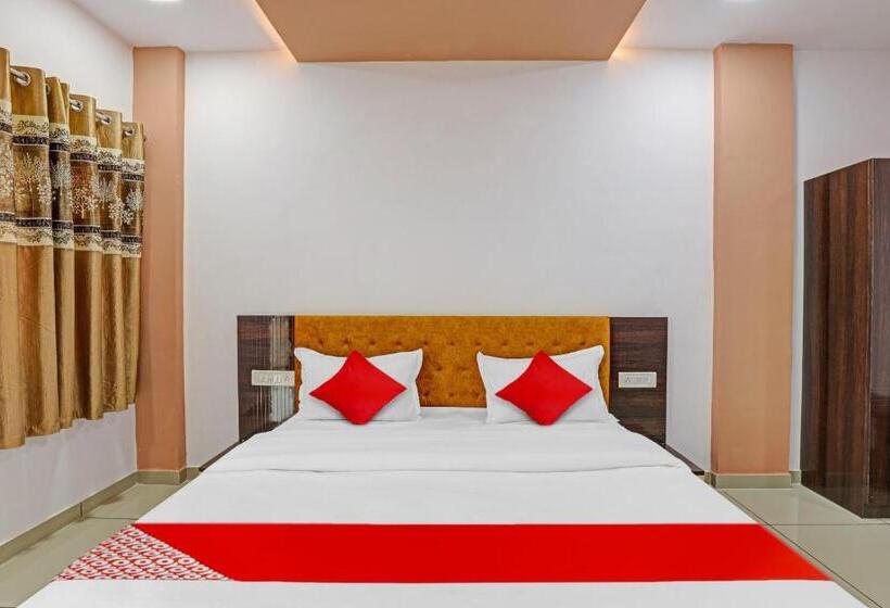 三人经典房间, Oyo Flagship Hotel Navrang
