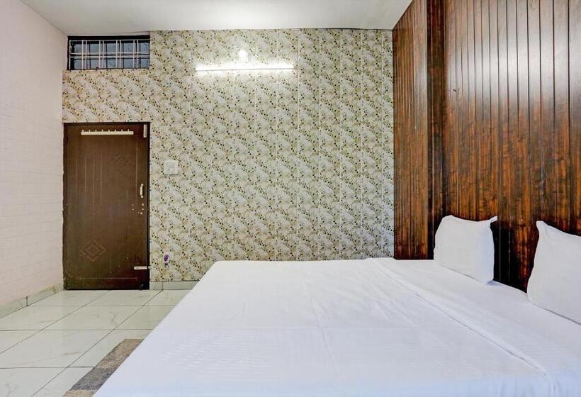 Трехместный Номер Классика, Oyo Hotel The Selaqui Paradise