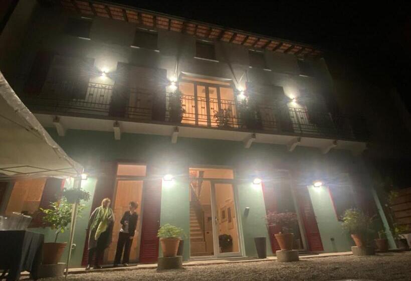 اتاق لوکس با چشم‌انداز باغ, Notte Di Note   Home Hospitality