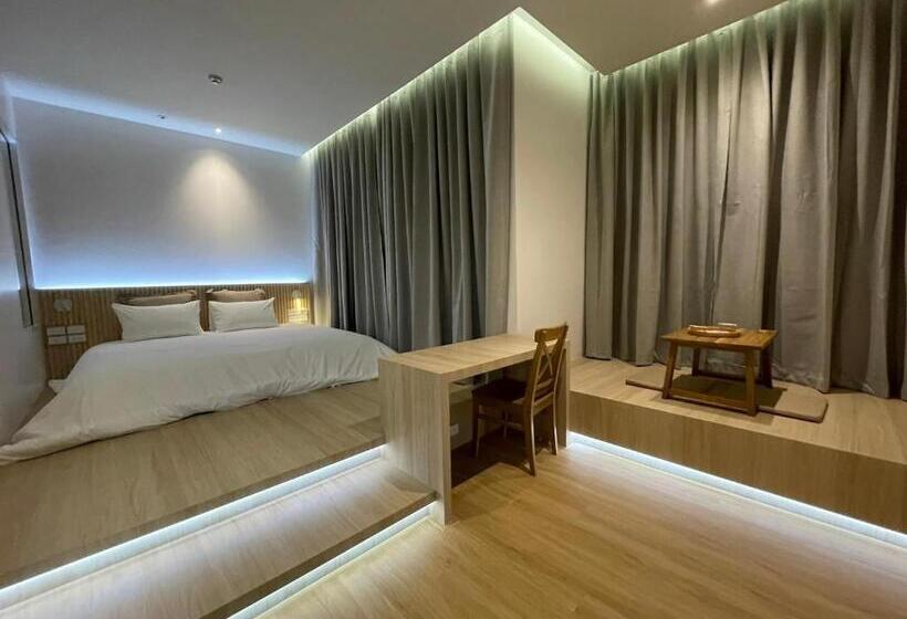 스탠다드 룸 킹사이즈 침대, Punn Hotel Korat