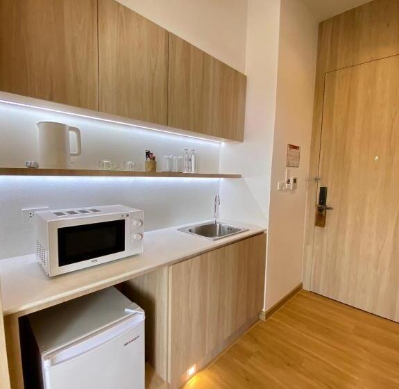 디럭스 룸, Punn Hotel Korat
