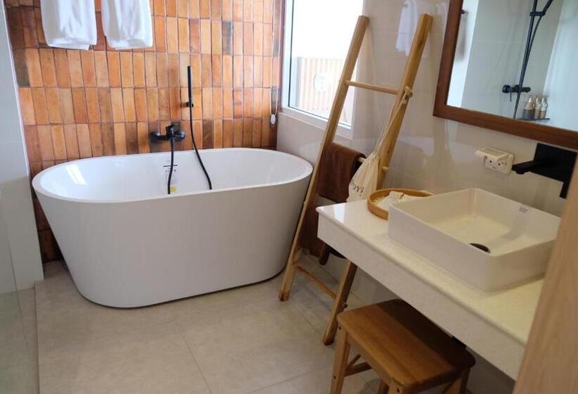 디럭스 룸, Punn Hotel Korat