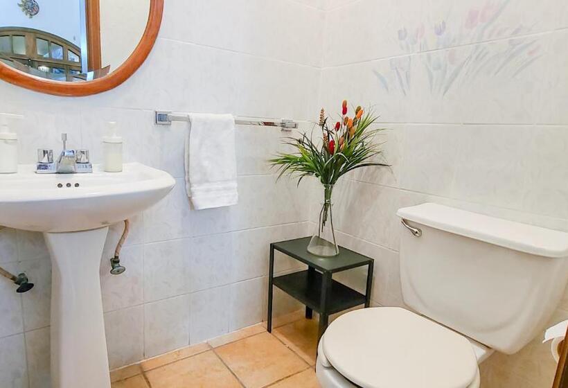 اتاق لوکس خانوادگی, Casa Nacapule En La Quinta