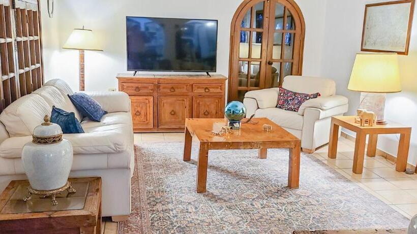اتاق لوکس خانوادگی, Casa Nacapule En La Quinta