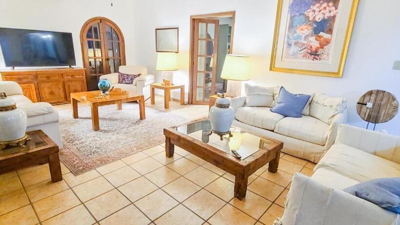 اتاق لوکس خانوادگی, Casa Nacapule En La Quinta