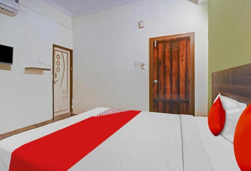 三人经典房间, Pop 81014 Abhi Square