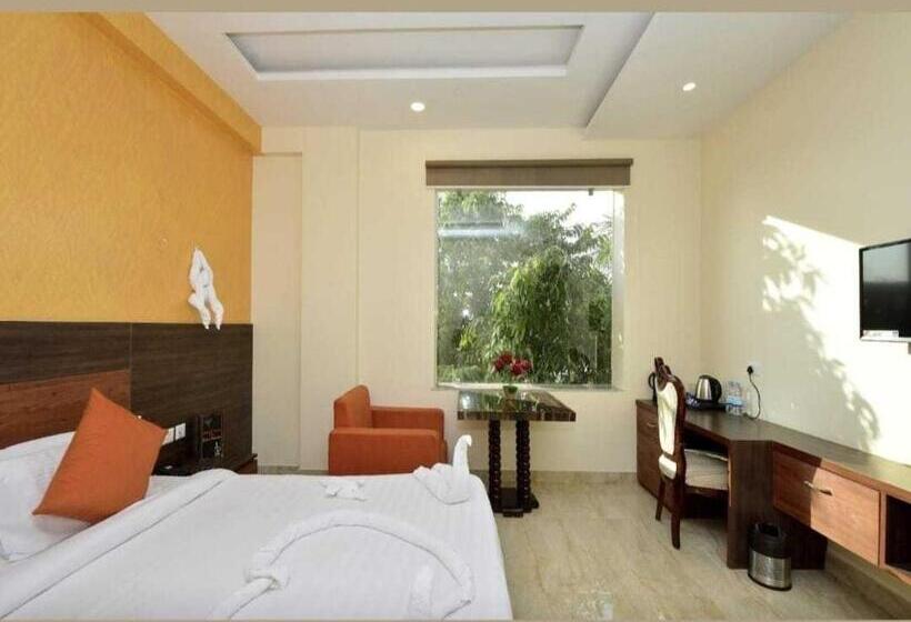 اتاق کلاسیک سه تخته, Oyo 81082 Hotel Sukoon