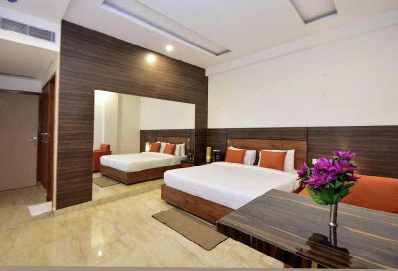 اتاق کلاسیک سه تخته, Oyo 81082 Hotel Sukoon