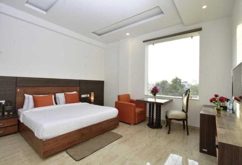 اتاق کلاسیک سه تخته, Oyo 81082 Hotel Sukoon