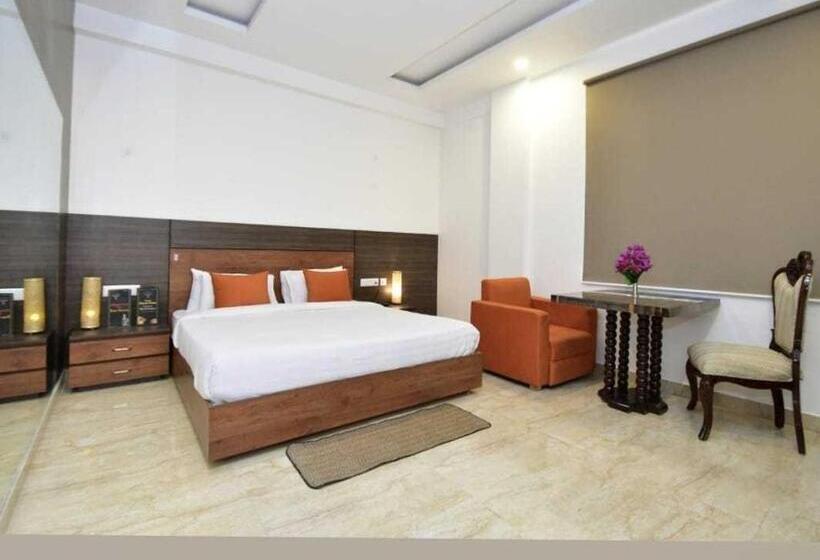 اتاق کلاسیک سه تخته, Oyo 81082 Hotel Sukoon