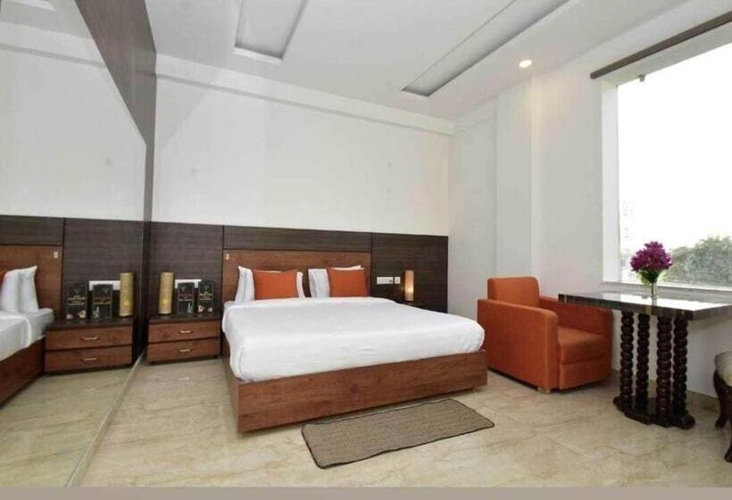 اتاق کلاسیک سه تخته, Oyo 81082 Hotel Sukoon