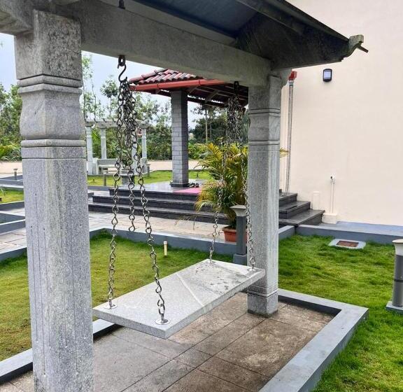 标准间, Thrilok Vihar