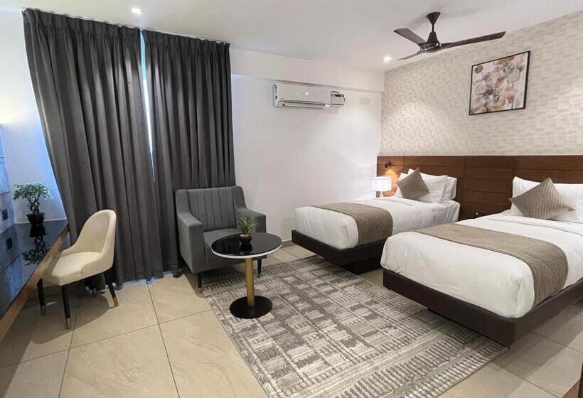 Номер Executive, Royal Ace Boutique Hotel   Manyata Techpark