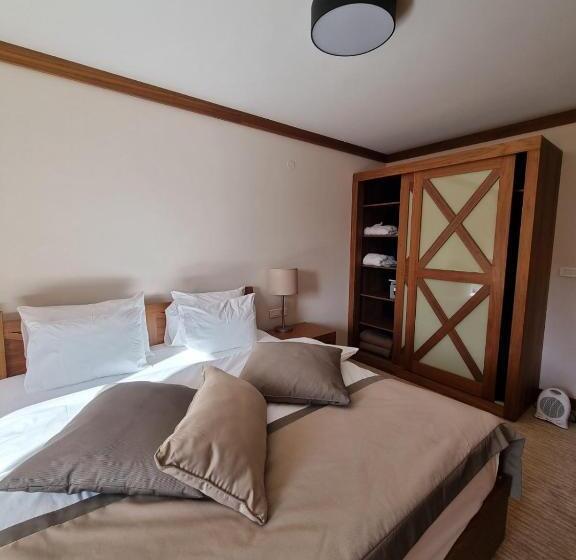 اتاق ساده سه‌ نفره, Apartmani Vinv Jahorina U Sklopu Aparthotela Vucko Privatni Apartmani