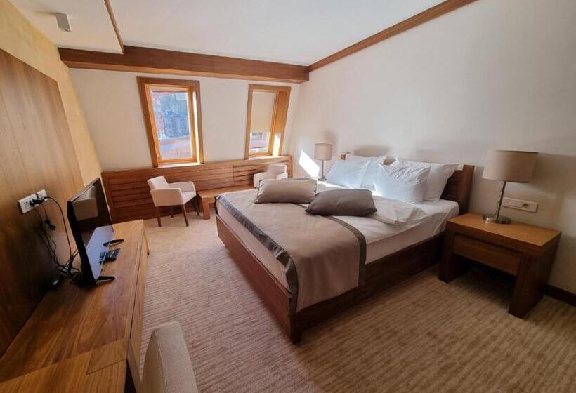 اتاق ساده سه‌ نفره, Apartmani Vinv Jahorina U Sklopu Aparthotela Vucko Privatni Apartmani