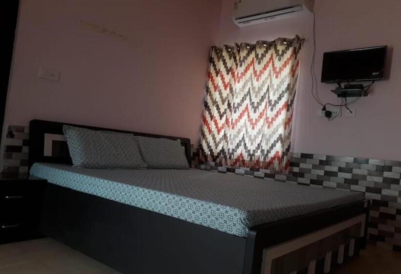 Трехместный Номер Классика, Capital O Bhangad Resort