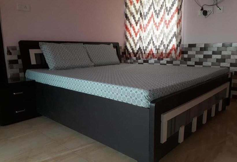 Трехместный Номер Классика, Capital O Bhangad Resort