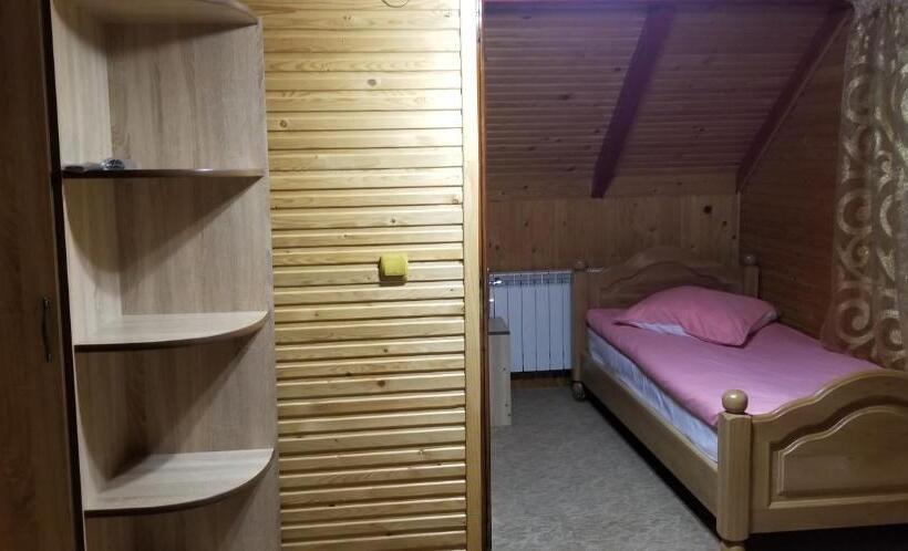 Номер Стандарт Трехместный, садиба квітка карпат