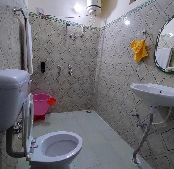 Quarto Quadruple Standart com Varanda, Pahadibucks