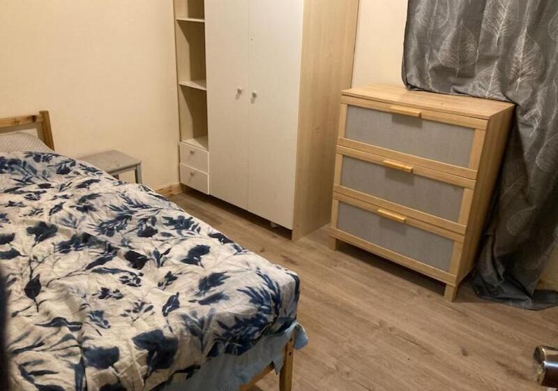 غرفة قياسية مطلّة علي الحديقة, Room Friends Hostel