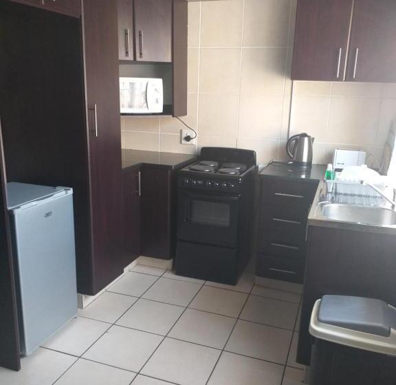 Апартаменты 1 Спальня, Clycherco Self Catering