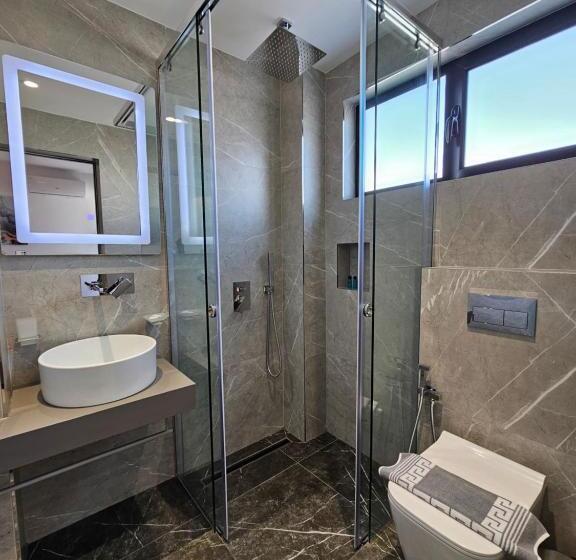디럭스 룸, Adele Hotel Ksamil