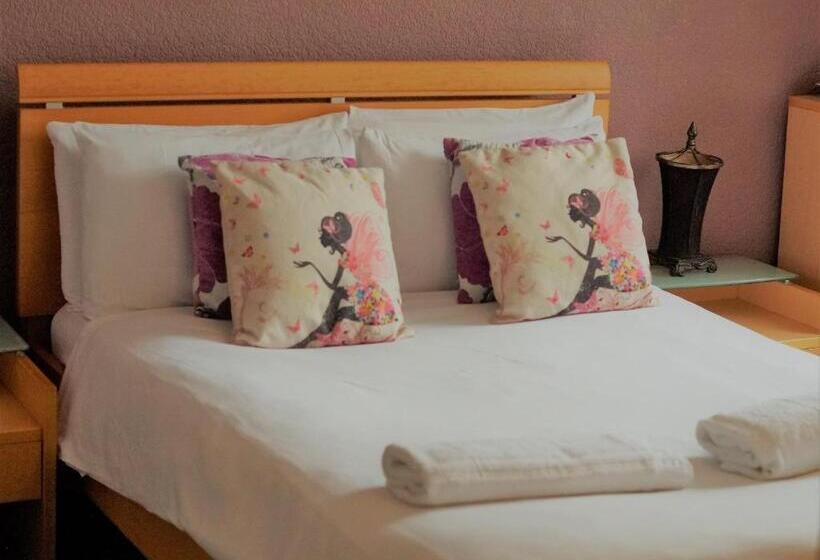اتاق لوکس با چشم‌انداز, The Waterfront Townhouse Accommodation