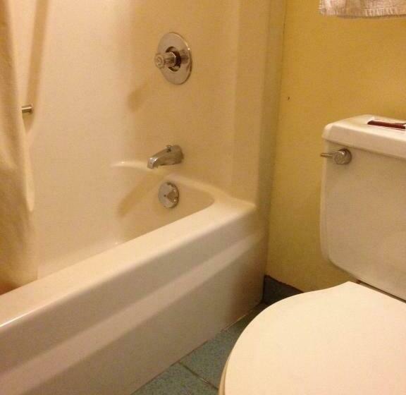 Quarto Estandar, Budget Inn