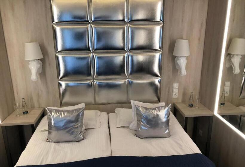 Номер Deluxe, Imperium