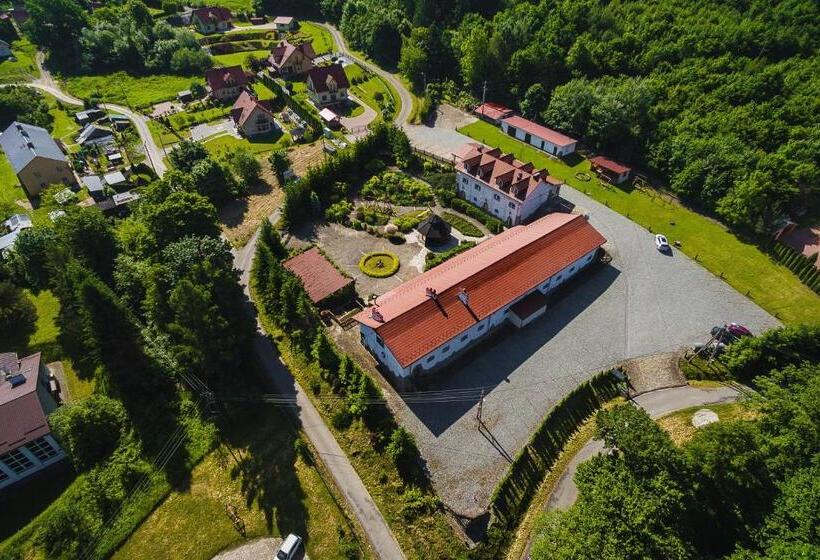 اتاق استاندارد چهار تخته, Impresja Krasiczyn