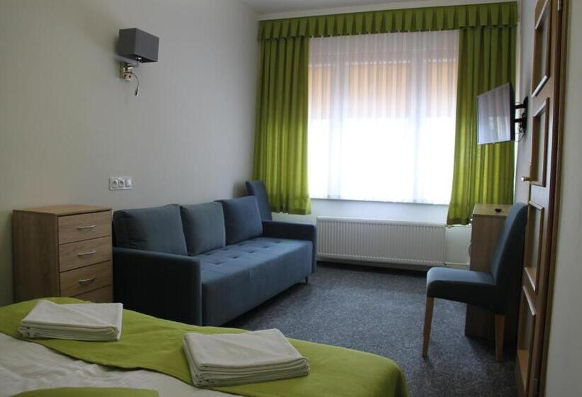 Suite with lake view, Zielony & Ow Borowik & Pensjonat Manhattan   Centrum Rekreacji I Wypoczynku Gastrotur