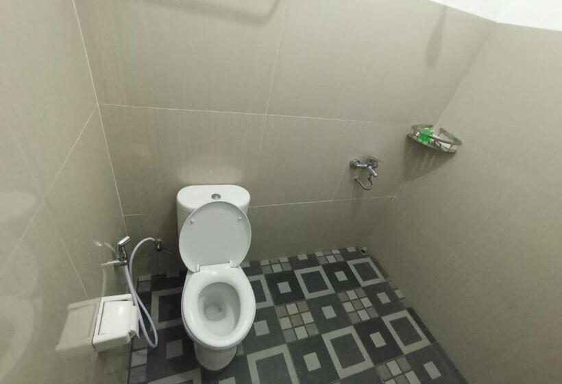 Номер Deluxe, The Swarna Hotel Bayah Lebak