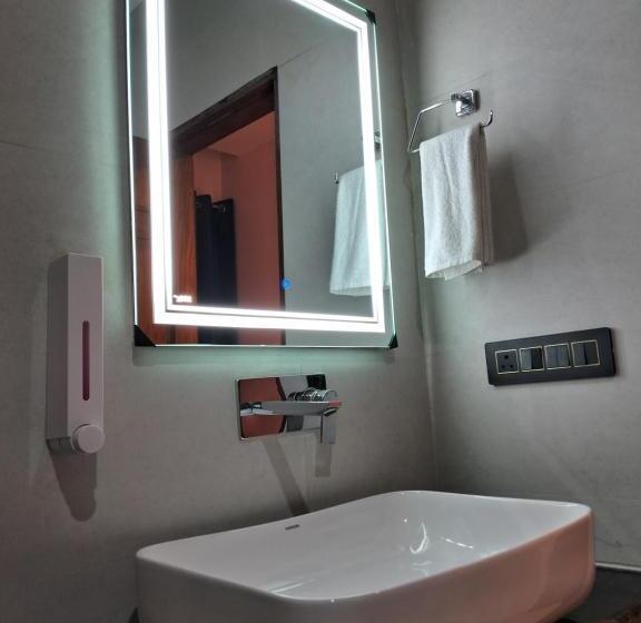 Номер Deluxe, Emerald Suites