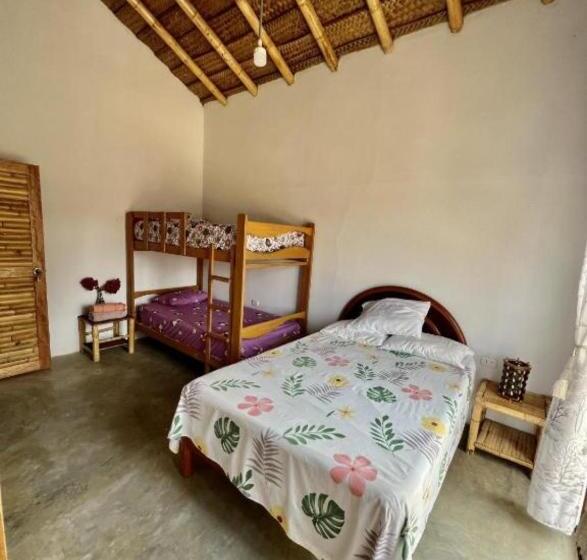 اتاق استاندارد چهارنفره با بالکن, Pascana Casa Playa
